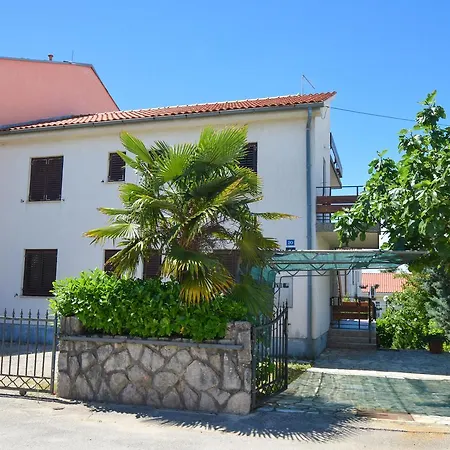 Vera Apartman *